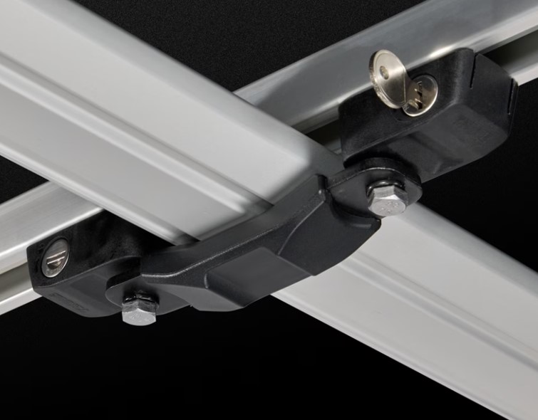 Thule-Mounting-brackets-tiendas-techo Detalle de fijaciones o brackets para las tiendas de techo Thule compatibles