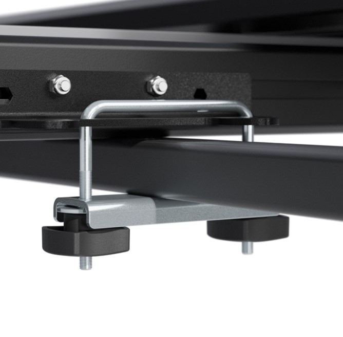 Modulo-portaequipajes-Menabo-Sequoia-XL-5 Detalle de fijación con abarcón de baca universal Menabo Sequoia