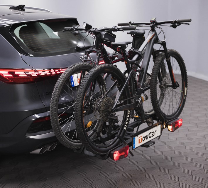 Portabicis-bola-Towcar-Orbit-2-2 Portabicicletas de bola Towcar Orbit 2 bicis instalado en coche y cargado con 2 bicis
